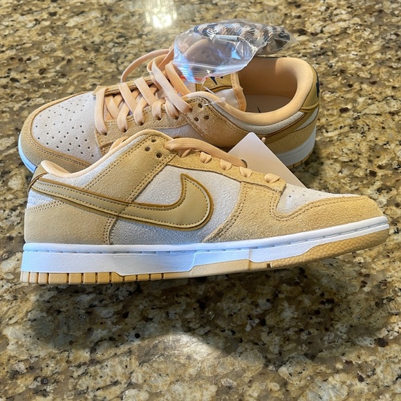 💛 Dunk Low LX 'Gold Suede' DV7411-200 Women’s Size 8.5 - Picture 10 of 15